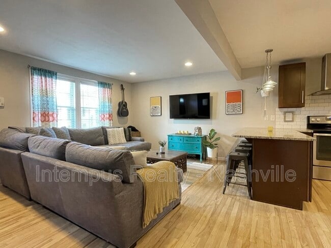 Building Photo - 120 Lucile St