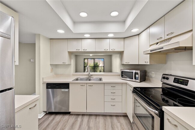 Building Photo - 12581 Kelly Sands Way