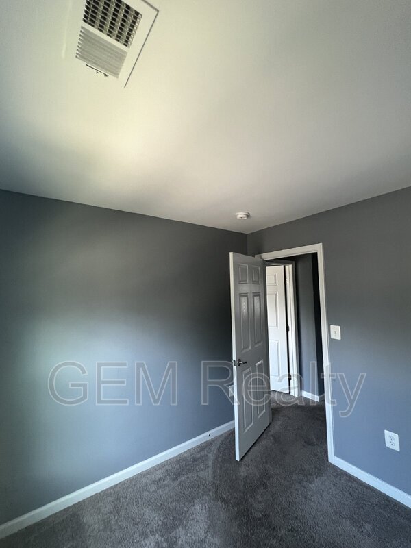 Building Photo - 7120 Azalea Dr