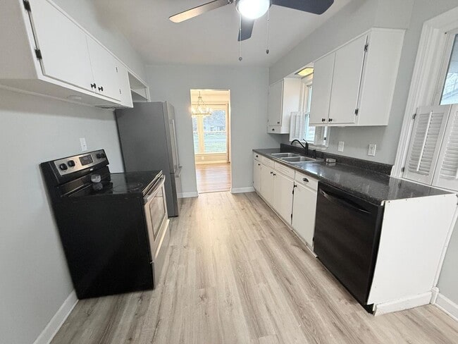 Building Photo - 3 bd 2 bath Ranch in Willoughby