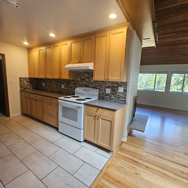 Building Photo - Private Bainbridge Island Retreat with Acreage & Modern Comforts
