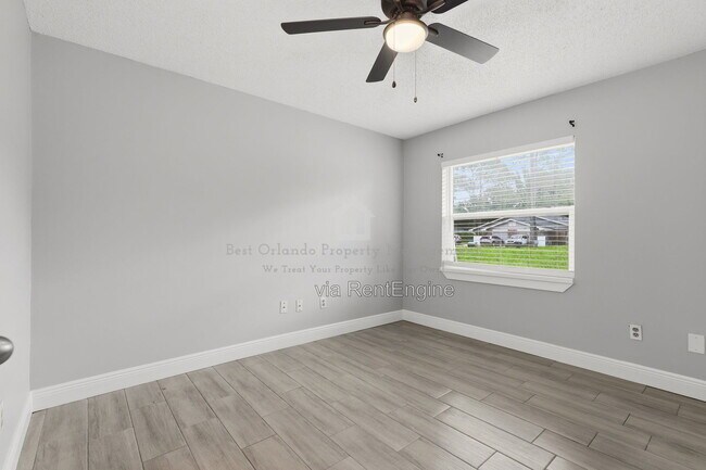 Building Photo - 1950 Bonneville Dr