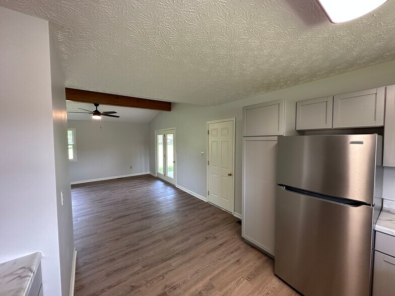 Building Photo - 1227 Hacienda Dr