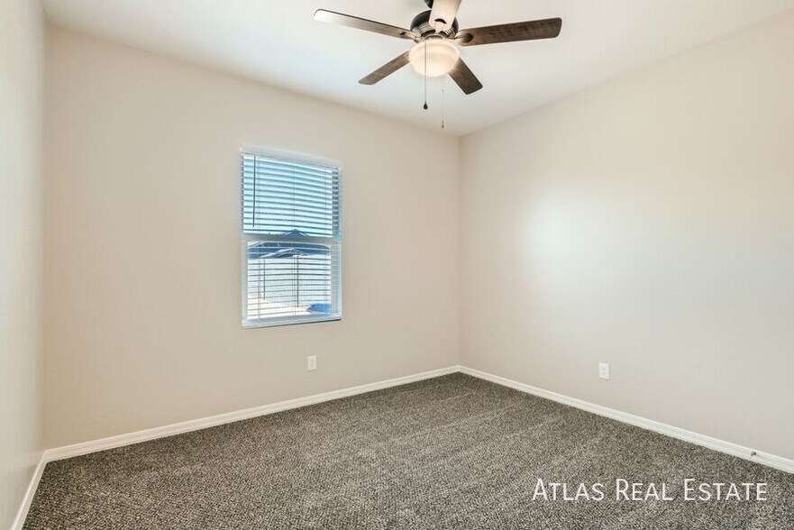 Building Photo - 4518 W Saddlebush Way