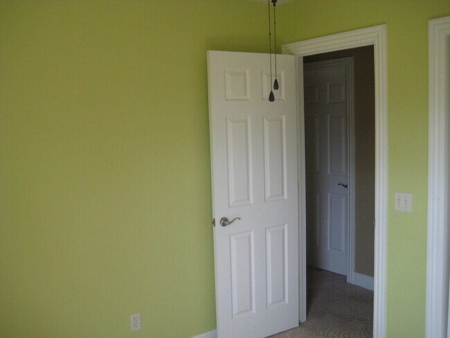 Building Photo - 15 Bluestem Ln