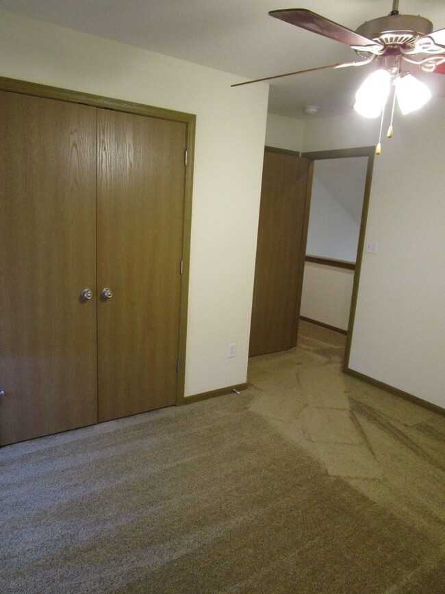 Building Photo - 601-603 Glenstone Dr.