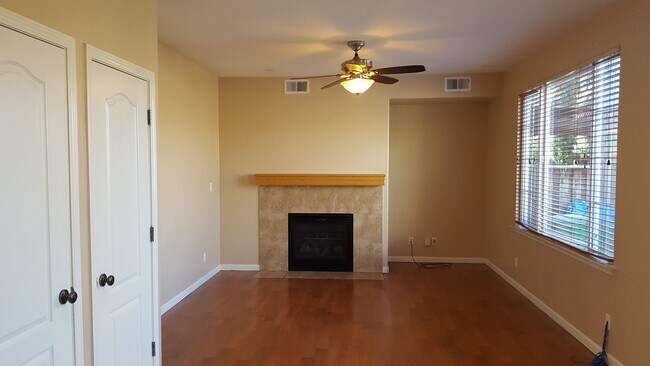 Building Photo - 2426 Milford Dr