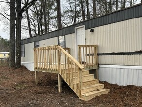 Building Photo - 38 White Oak Village