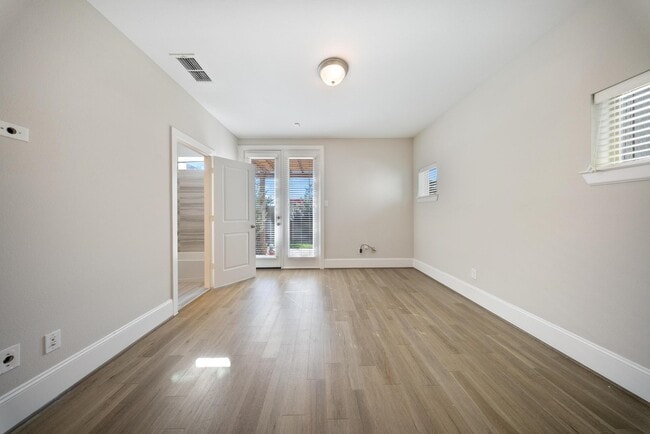 Building Photo - 6755 Highclere Manor Ln