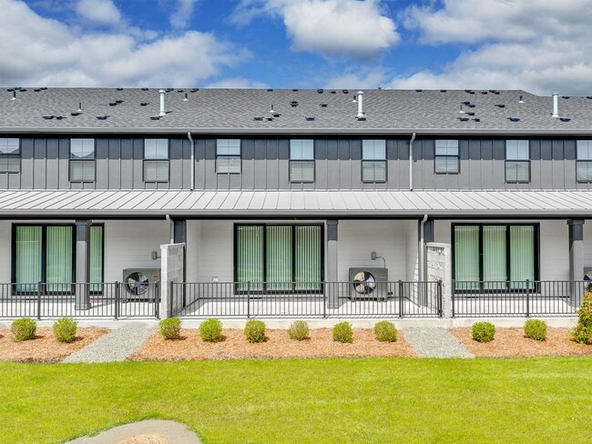 Building Photo - 6919 NE 132nd Way