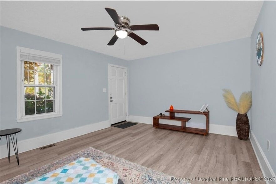 Building Photo - 2703 Pecan Dr