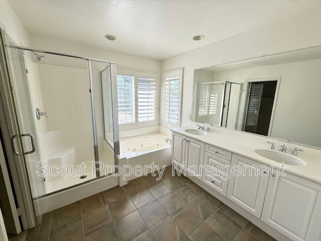 Building Photo - 39877 Worthington Pl