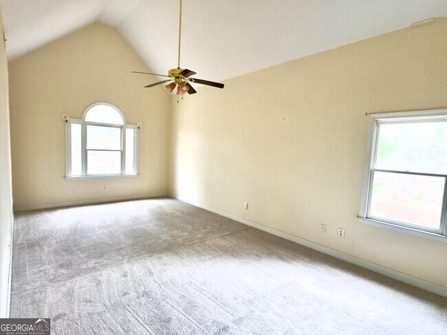 Building Photo - 219 Deerhill Dr