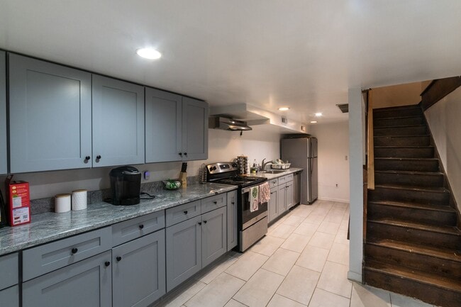 Building Photo - 2138 Mt Vernon St