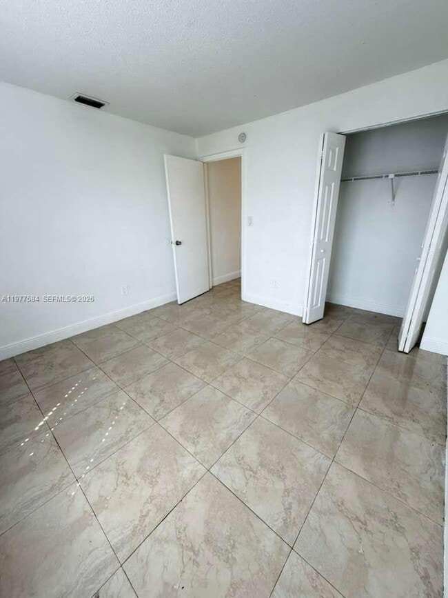 Building Photo - 2462 NW 52nd Ave