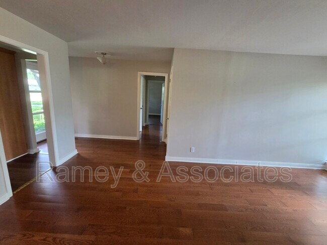 Building Photo - 3135 Rosedale Blvd
