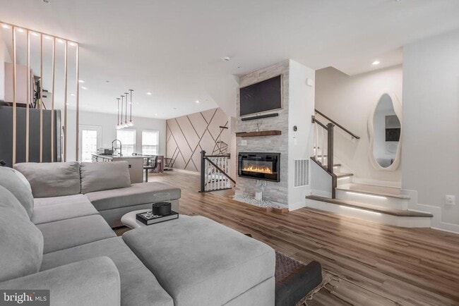 Building Photo - 5445 Billenca Ln