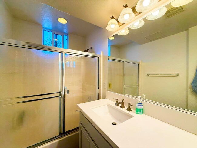 Building Photo - Welcome to your beautifully townhome in th...