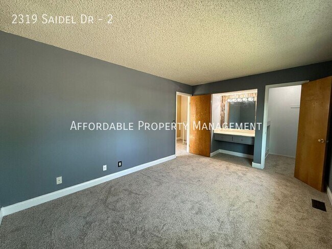 Building Photo - 2319 Saidel Dr