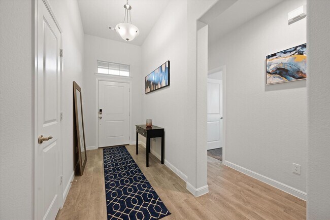 Building Photo - 305 Running Water Trail