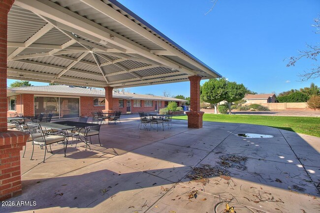 Building Photo - 375 S Buena Vista Ave