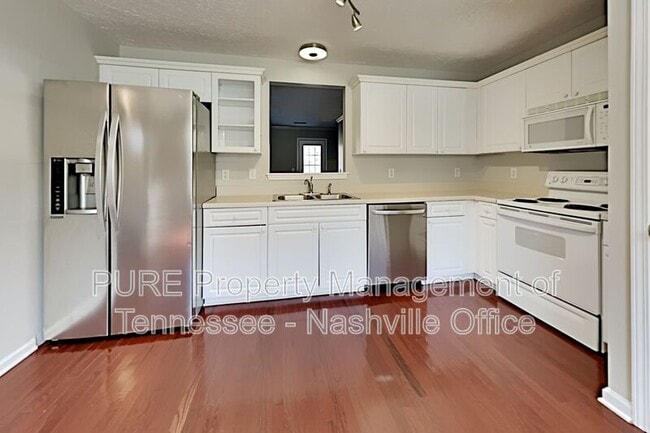 Building Photo - 2120 Lebanon Pike