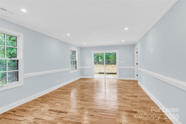 Building Photo - 1551 Merriman Ave