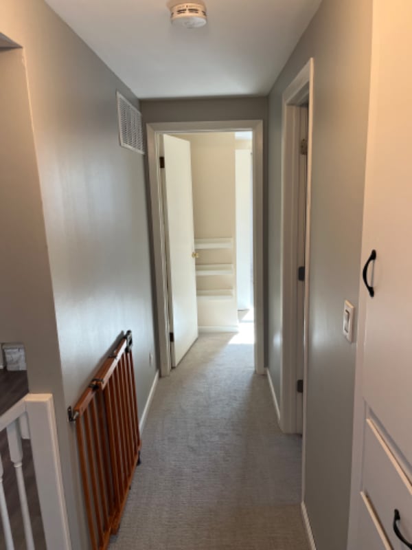 Building Photo - 609 Edgewood Dr