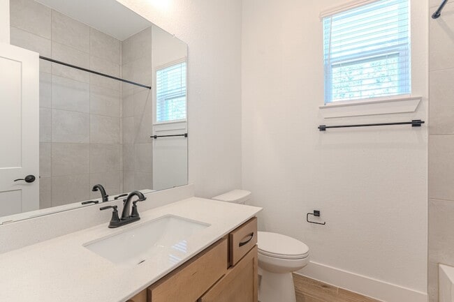 Building Photo - 676 Crested Duck Ct