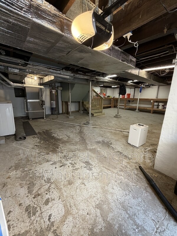 Building Photo - 800 E 41st St