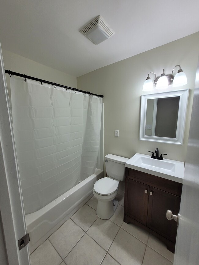 Building Photo - 1151 NW Ashley St