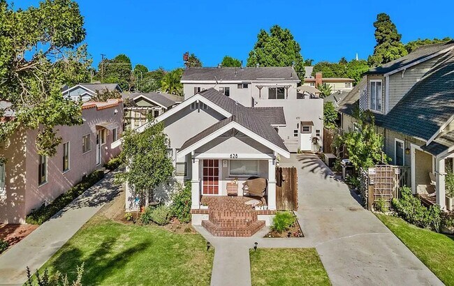 Building Photo - 2BD/1BA Charming Bungalow in Belmont Heights