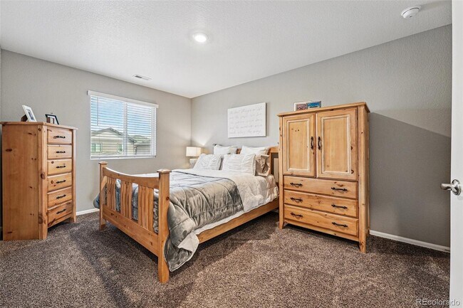 Building Photo - 6833 Longpark Dr
