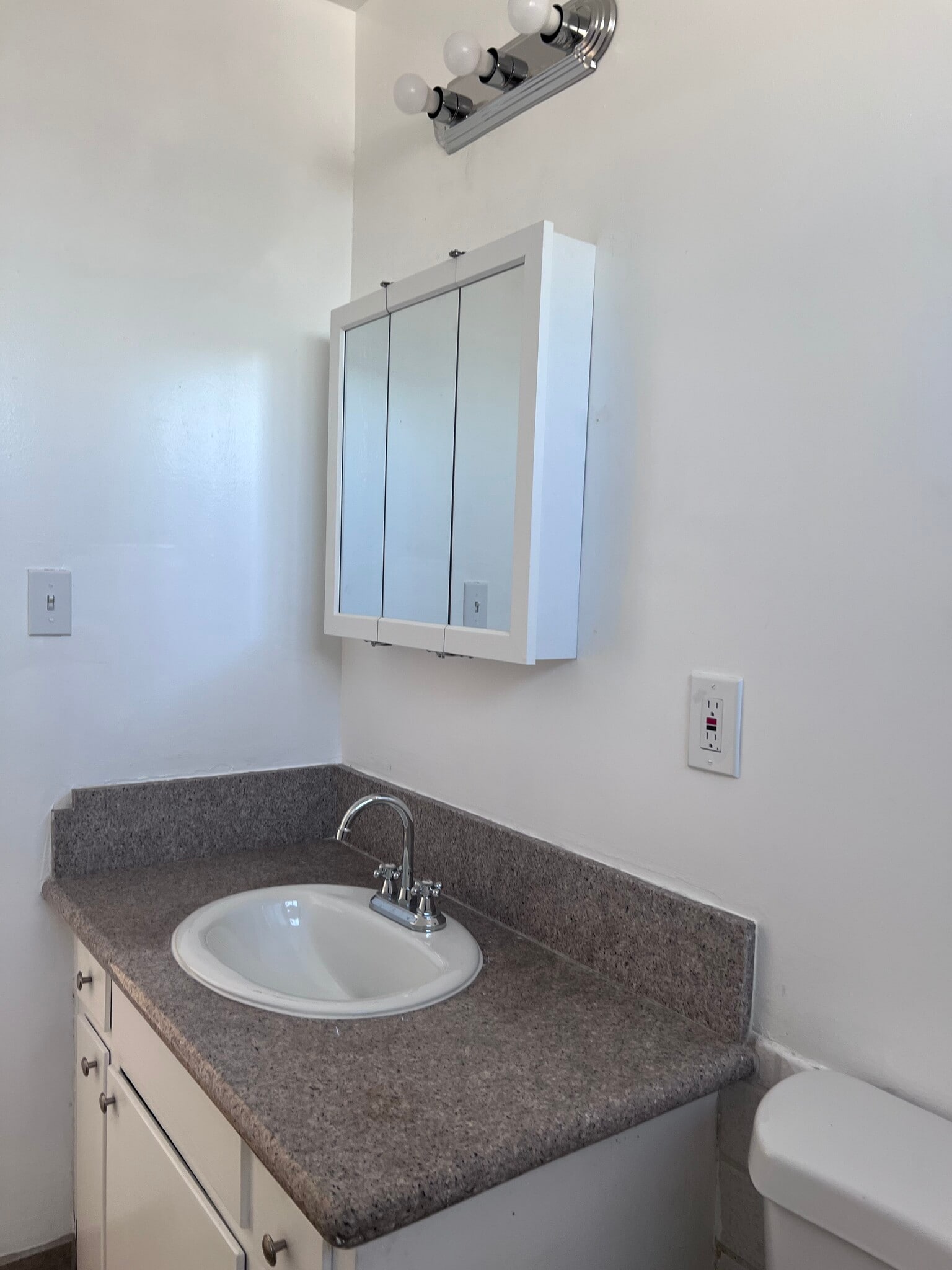 Building Photo - 8129 Otis St