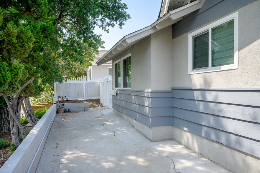 Building Photo - 3211 Fairesta St