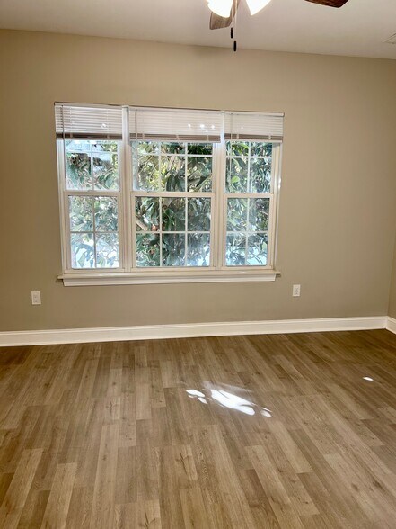 Building Photo - 110 Fountain Pointe Ln