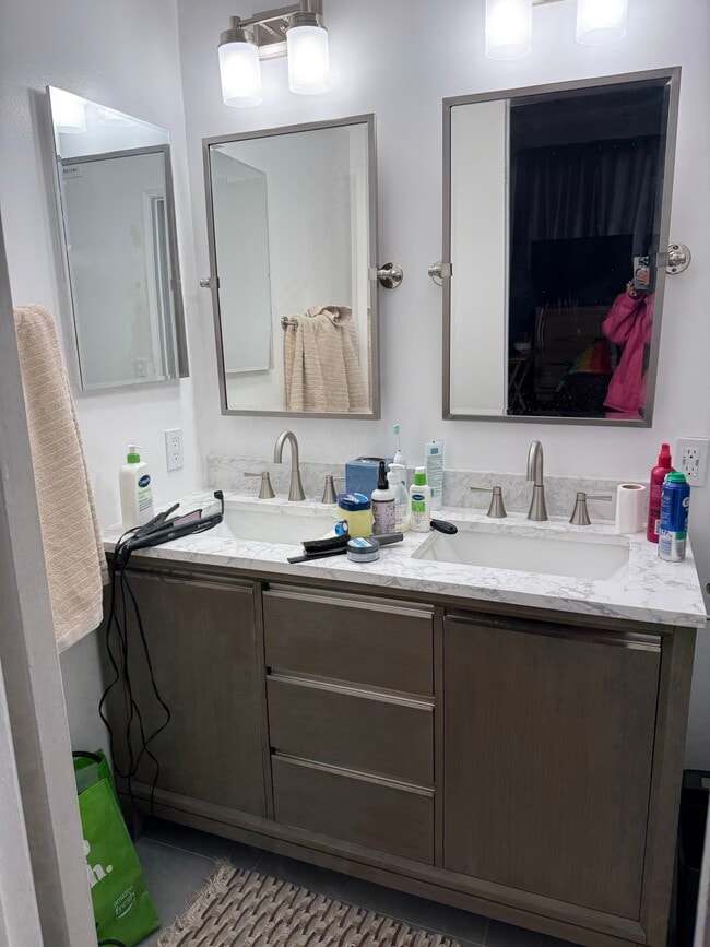 Building Photo - 2008 E Stearns Ave