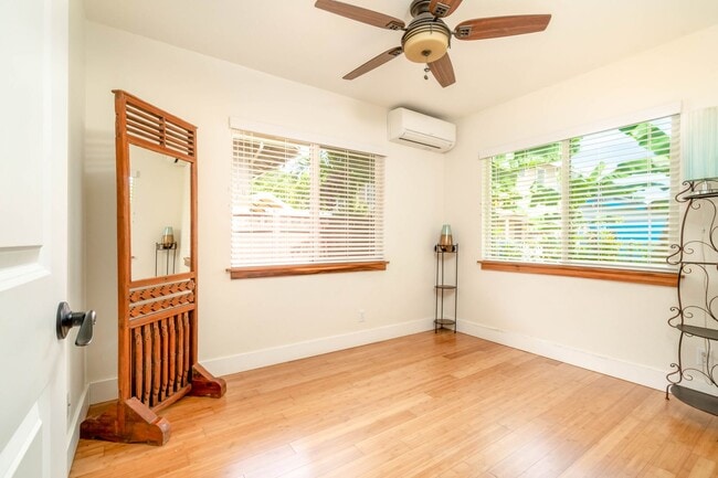 Building Photo - WAHIAWA TOWN: 4-BED, 2-BATH AVAILABLE EARLY NOV!