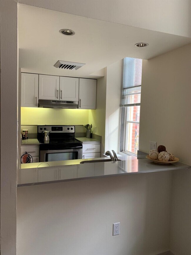 Building Photo - Welcome to Urban Elegance in the Heart of Historic Old City, Philadelphia