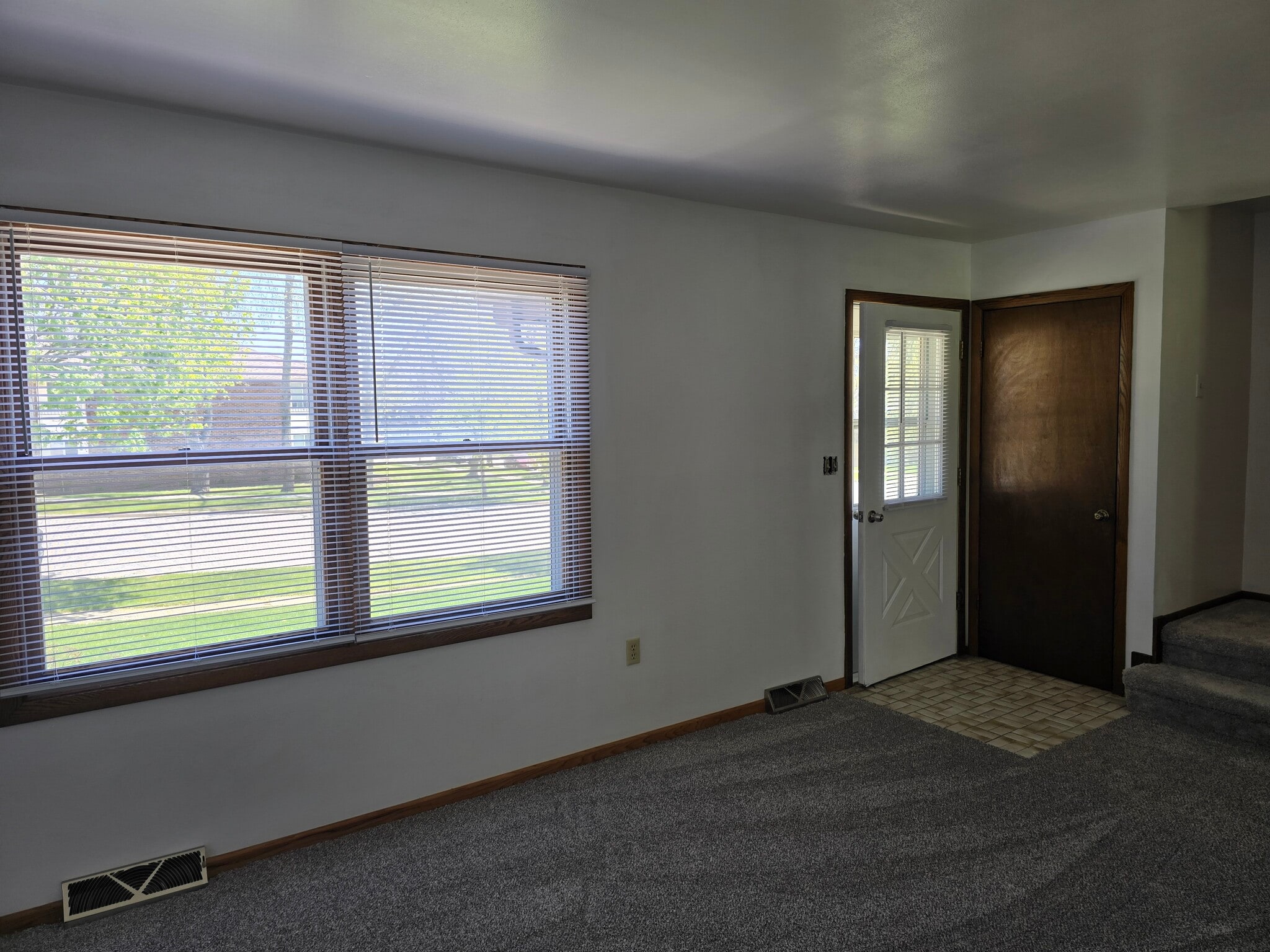 Building Photo - 391 Willow Grove Dr