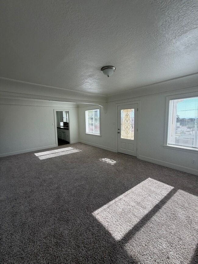 Building Photo - 6720 Stanford Way