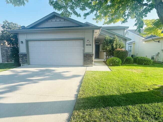 Building Photo - Exceptionally maintained Single level 3 bedroom home available soon!