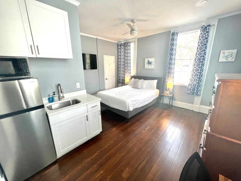 Building Photo - 31 Nassau St