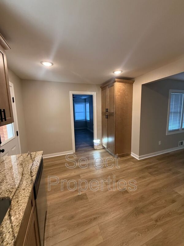 Building Photo - 2303 Circle