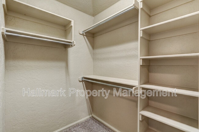 Building Photo - 1549 SW 96th St