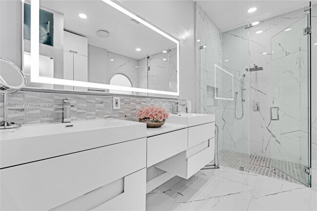 Building Photo - 15822 SW 140th St