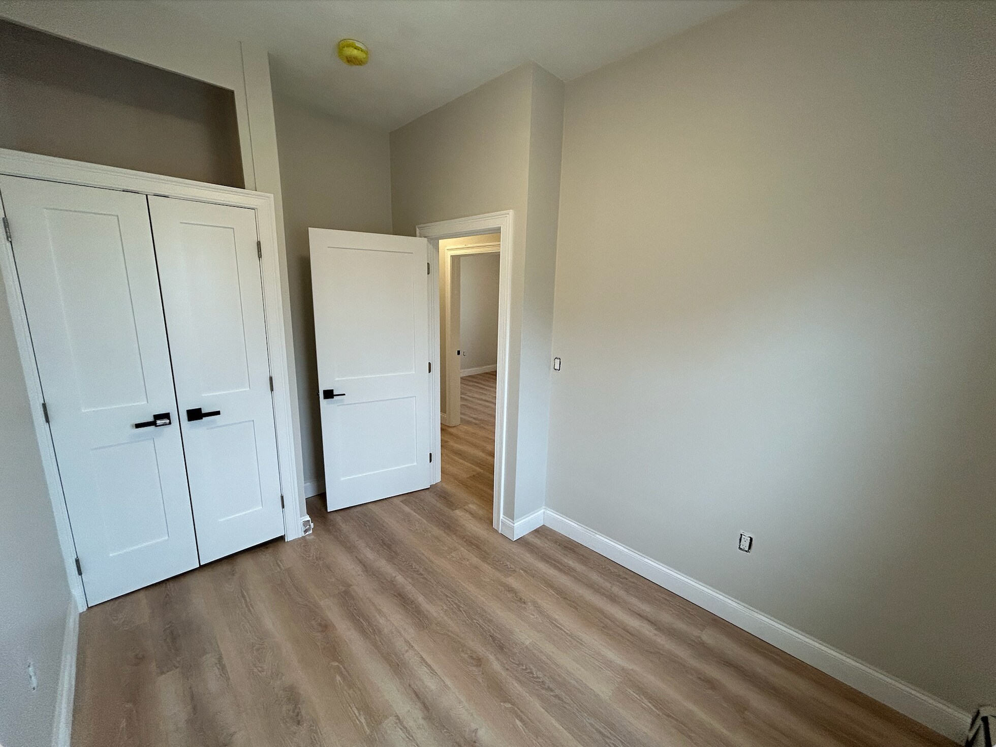 Building Photo - 53 White St