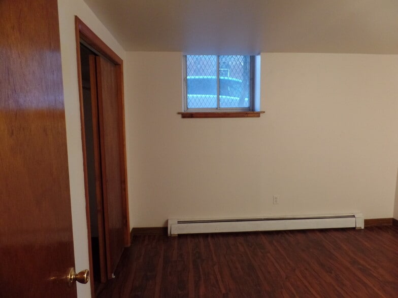 Bedroom - 1600 Bolton St