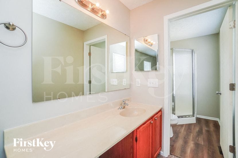 Building Photo - 1829 Westbrook Village Dr