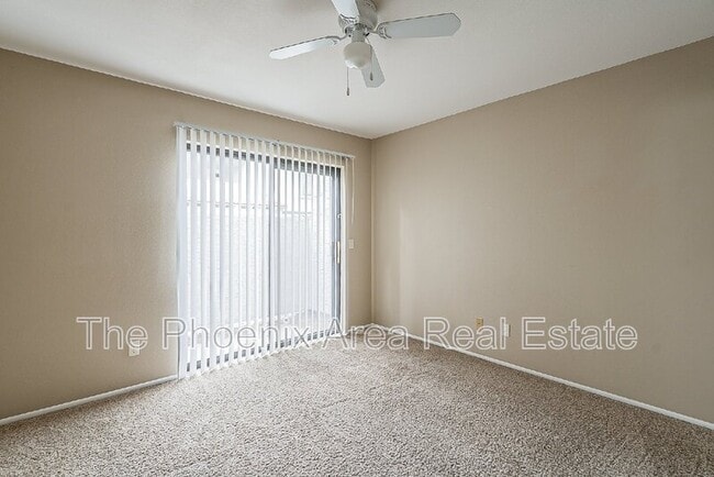 Building Photo - 850 S River Dr